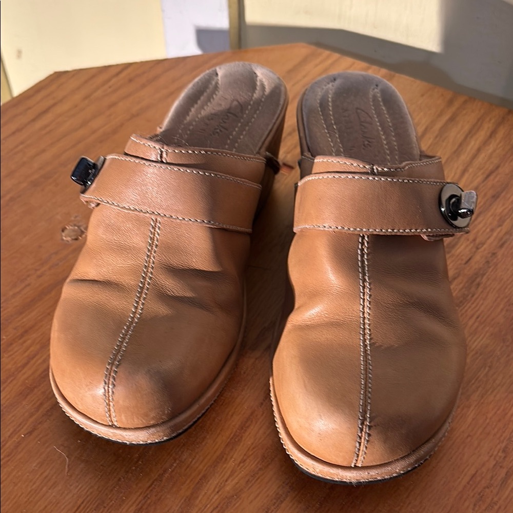 Clarks Tan Leather Mules with Rounded Toe